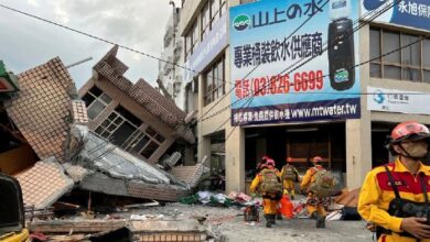 Gempa bumi: Orang ramai terperangkap