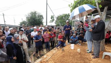 Jenazah anak sulung, anak ketiga dikebumi satu liang