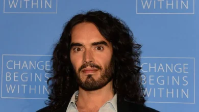 Serangan seksual, Russell Brand rayu bantuan peminat