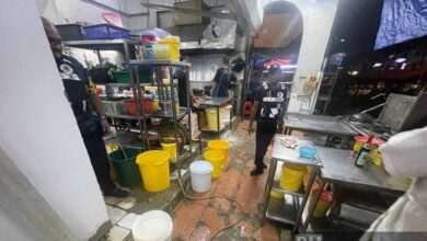 DBKL kompaun 34, tutup dua premis makanan kotor di Bandar Baru Sri Petaling