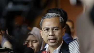 Upgrading to 5G should be automatic, plans to waive fees soon, says Fahmi Fadzil