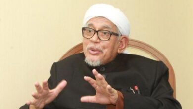 Pas meet: Stop extreme politics, Hadi Awang told