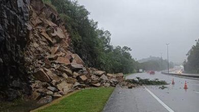 Slope failure reported on SILK highway heading to Semenyih, left lane blocked temporarily