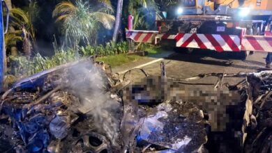 Tiga rentung kereta bertembung lori sampah