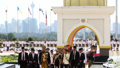 Istiadat ketenteraan sambut ketibaan Sultan Ibrahim di Istana Negara
