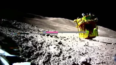 Kapal angkasa Jepun mendarat terbalik di Bulan