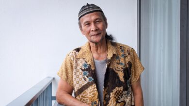 Mahu pulih ingatan, Dharma tonton semula filem lama