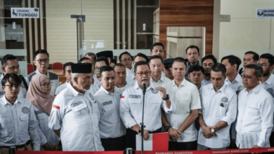 Calon presiden Indonesia Anies cabar keputusan pilihan raya