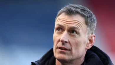 Chris Sutton shares who he thinks should win