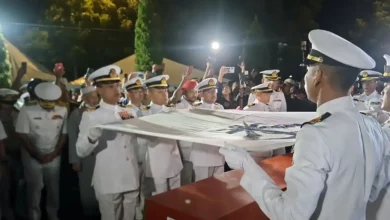 RMN pilot Wan Rezaudeen buried with full military honours