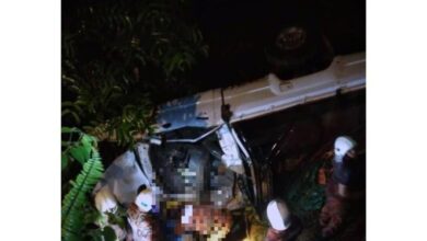 Man killed after car plunges into 10m deep ravine in Tawau