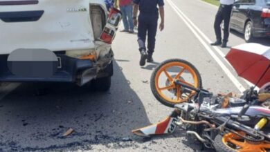 Bapa maut, anak cedera motosikal rempuh trak pikap