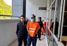 Empat penjawat awam disyaki minta rasuah RM4,000 dicekup SPRM