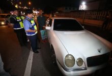 Imam masjid tiada lesen bawa isteri naik Mercedes ‘roadtax’ mati