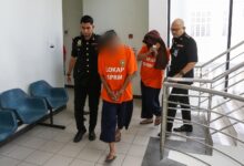 Dua penjawat awam direman kes terima sogokan lebih RM700,000