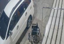 Kerusi roda bergerak sendiri turun tangga