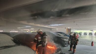 Tiga kereta terbakar di Kompleks Parkir Bertingkat LRT Gombak