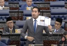 Status Ahli Parlimen Wan Ahmad Fahysal Akan Di Gantung 6 Bulan