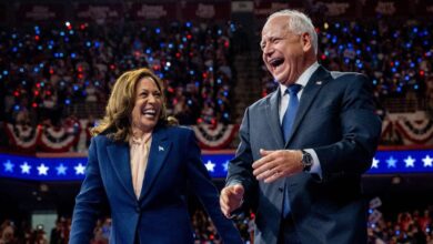 Pilihan raya AS: Gandingan Kamala Harris, Tim Walz buat penampilan sulung