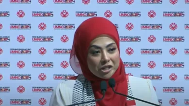 Zahid’s daughter tears up while paying tribute to Najib