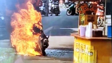 Motosikal terbakar spontan persis Ghost Rider