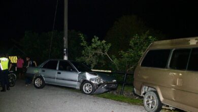 Budak 10 tahun bawa kereta langgar van, Perodua Kancil