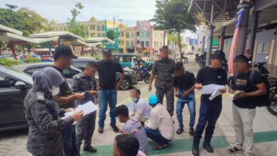 Lapan PATI melepak di Hentian Bas MBKT kena berkas