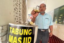 Remaja ‘kantoi’ pecah tabung masjid