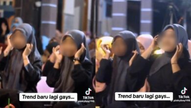 Jemaah wanita menari ketika majlis selawat