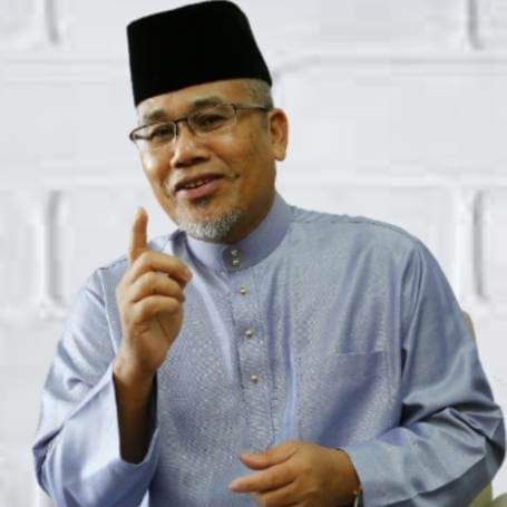 Dato Ahmad Nazlan Idris