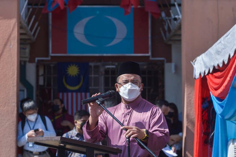 Amirudin denies DAP unhappy with PKR for fielding ex-Umno duo in Melaka poll