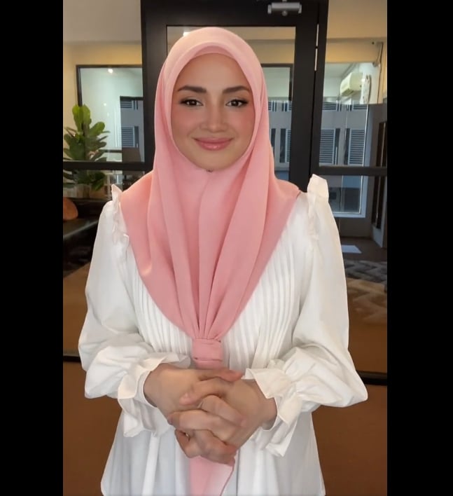 TUDUNG BARU FAZURA HABIS DALAM MASA 45 MINIT.