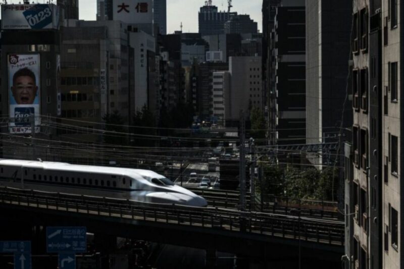 Gaji dipotong, pemandu kereta api Jepun failkan saman