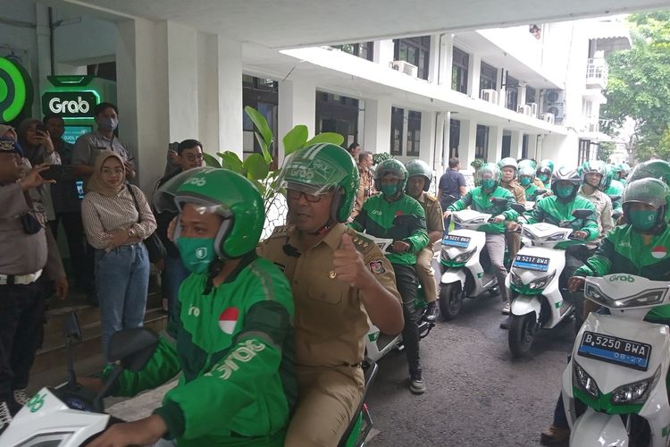 Penjawat awam Indonesia diwajibkan naik Ojol setiap Selasa