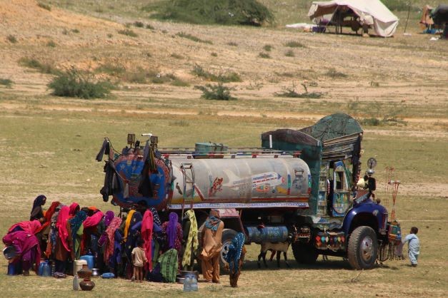 Pakistan rancang pecah tembok lebuh raya elak banjir