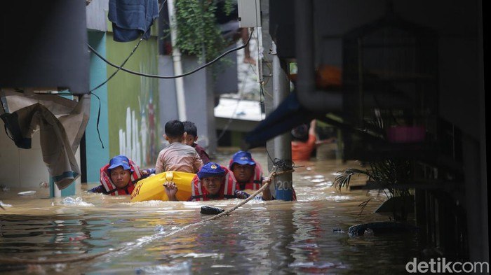 Jakarta banjir, hampir 70 unit kejiranan tenggelam