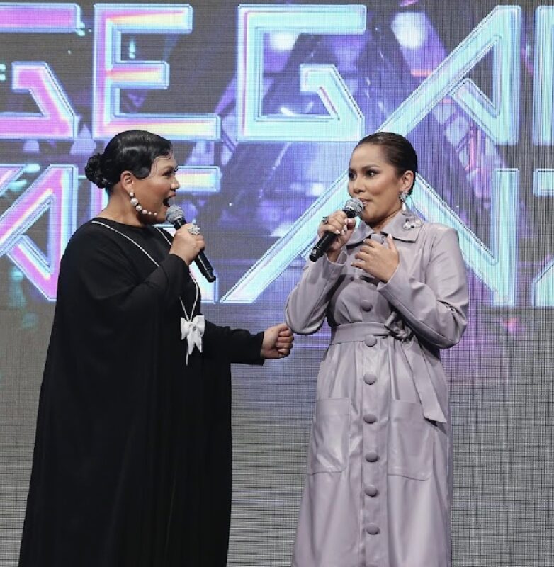 Sherry AlHadad Ulas Satu Pentas Dengan Elly Mazlein