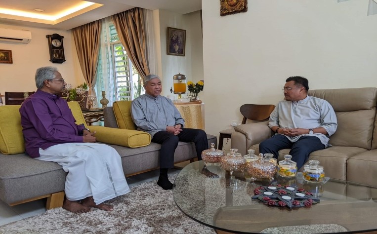 Gambar Kunjungan Deepavali Sengaja Di Edit Untuk Burukkan UMNO