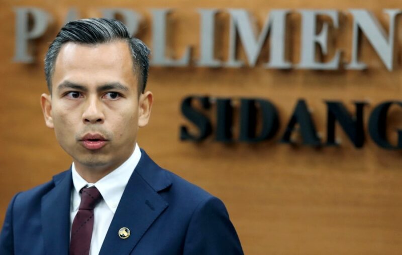 Shahril Hamdan lawan Fahmi Fadzil di Kuala Langat