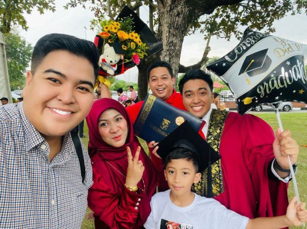 Graduan UKM reda ambil gambar konvo tanpa ibu bapa