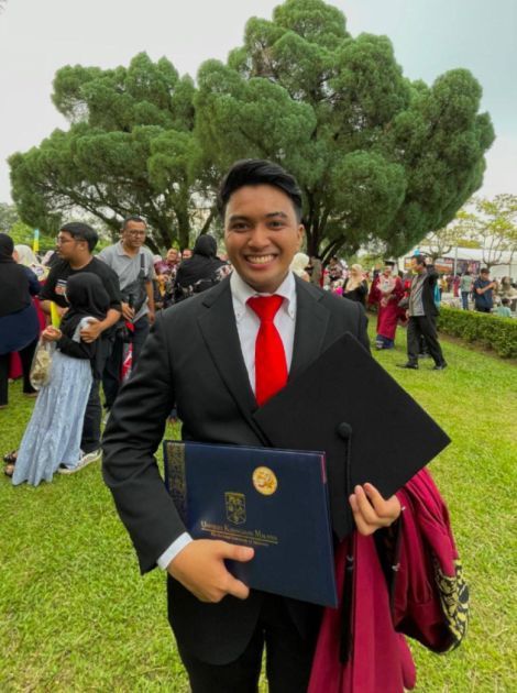 Graduan UKM reda ambil gambar konvo tanpa ibu bapa