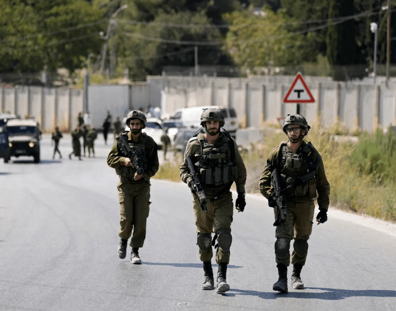Lempar bom ke arah rakyat Palestin, tiga tentera Zionis ditahan