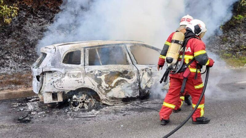 Kereta terbakar punca trafik sesak 17 KM berhampiran Terowong Menora