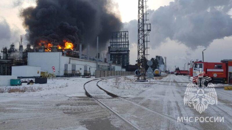 2 maut, 5 cedera loji penapisan minyak di Russia terbakar
