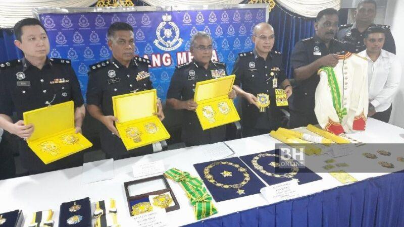 Dua kakitangan SUK Pahang ditahan tawar darjah kebesaran palsu