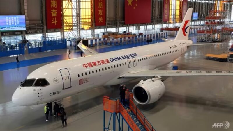 China lancar jet penumpang pertama
