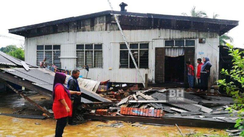 Kecut perut rumah bergegar, lihat bumbung satu-persatu diterbang ribut