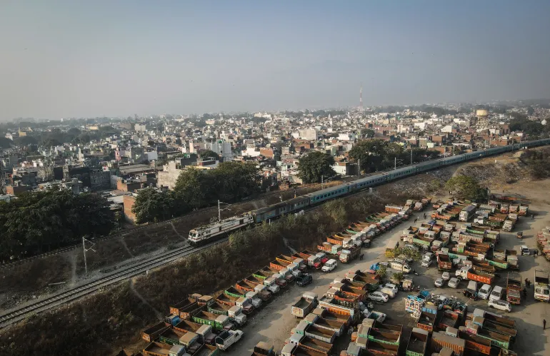 4,000 kediaman tanah ceroboh di Haldwani ditangguh roboh