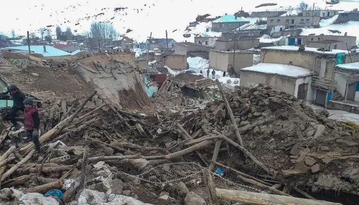 Gempa bumi di Iran: Tiga maut, 816 cedera