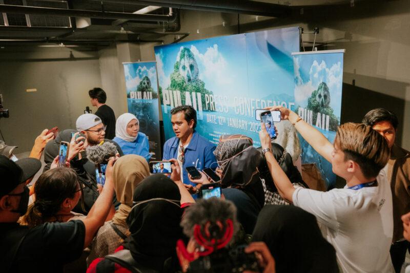 Alif Satar - Netizen Persoalkan Penglibatan  Dalam Filem Pulau